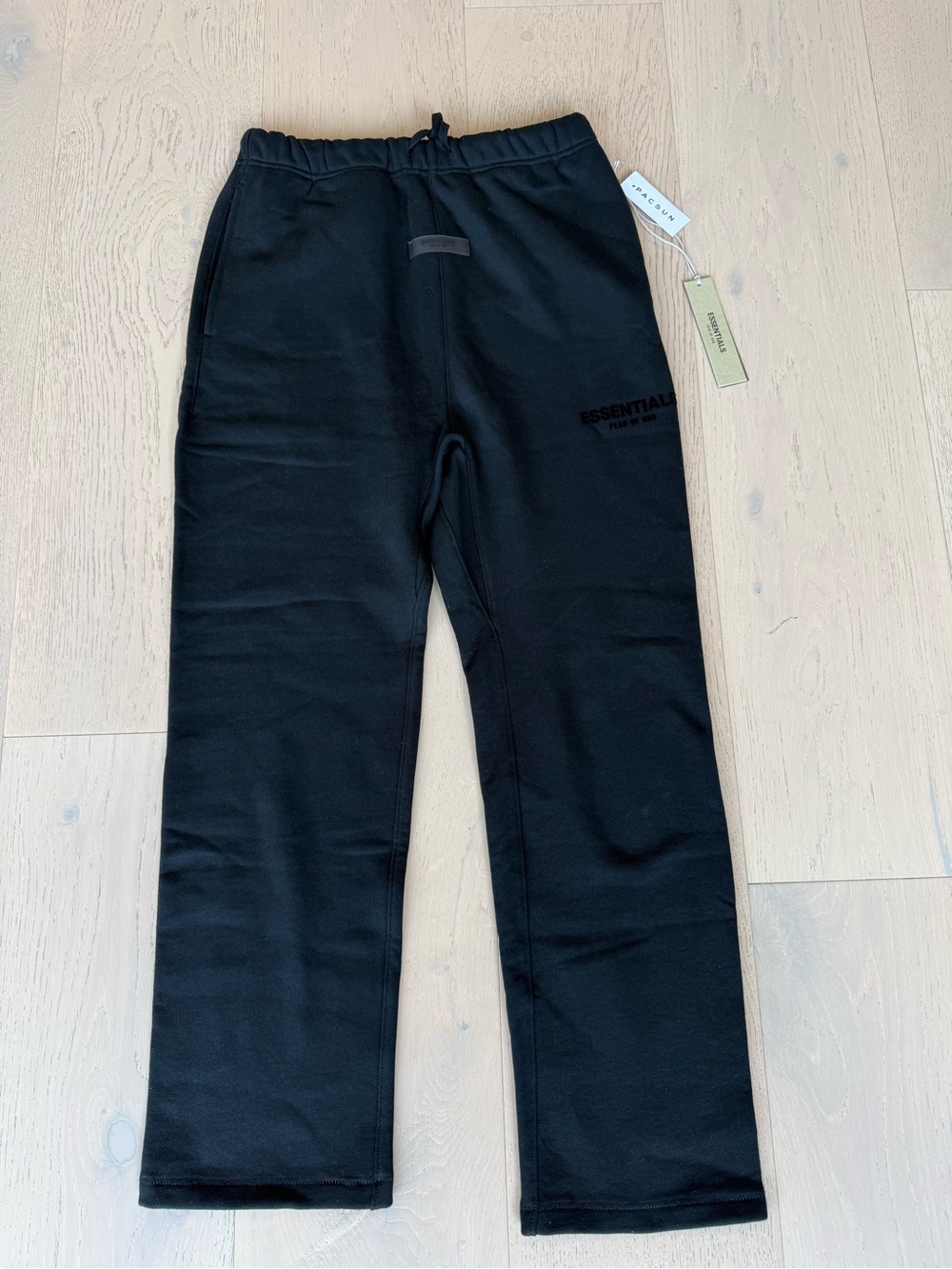 NWT Fear of God ESSENTIALS Stretch Limo Relaxed Sweatpants Black Size Small